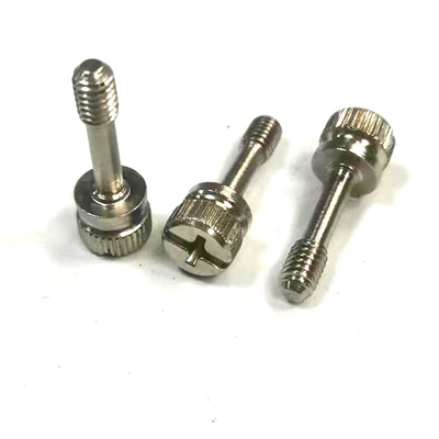 La cannelure M4x16 onze formée a moleté les vis captives faites sur commande ne sort pas