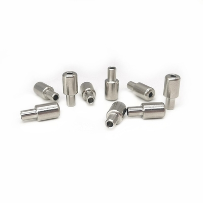 Traitement de l'étiquette de la couronne en acier inoxydable creux, bloc de configuration de rivets électrique, contrepoids électrique, bloc de fer