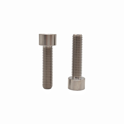 Traitement de la marque de la couronne sur mesure Tête de tasse en titane pur Hexagon Screw Titanium Alloy Hexagon Screw