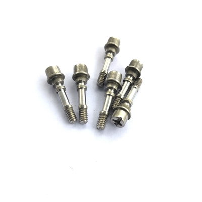 Attache dirigée froide M4x20 Zincplating non standard de Multistroke
