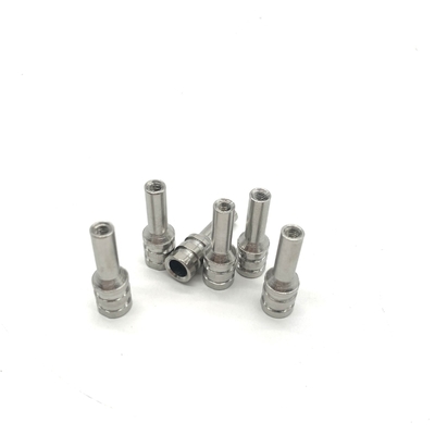 La commande numérique par ordinateur d'électrophorèse tournent les pièces de usinage, le fastenal 6x31.6mm d'écrou de rivet de sortilège
