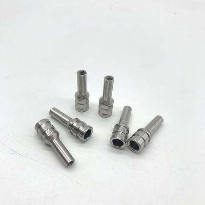 La commande numérique par ordinateur d'électrophorèse tournent les pièces de usinage, le fastenal 6x31.6mm d'écrou de rivet de sortilège