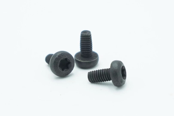 Poids 4.25g matériel noir de Pan Head Screw SS302 de prise de Hexalobular