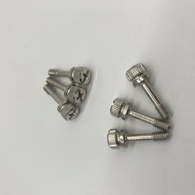 Moletage de cannelure de caractère des vis de captif de l'acier inoxydable M4X16 onze